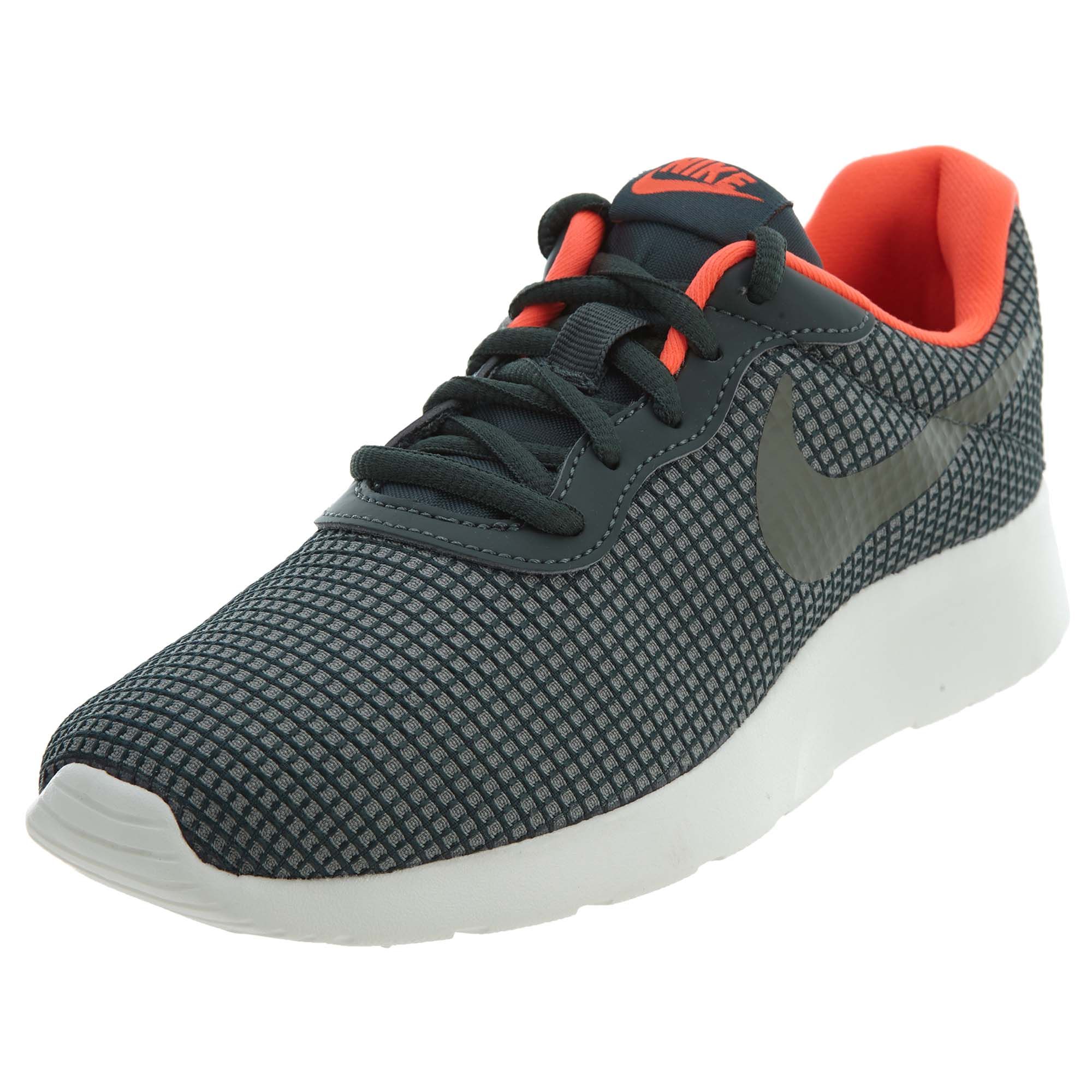 nike tanjun se womens